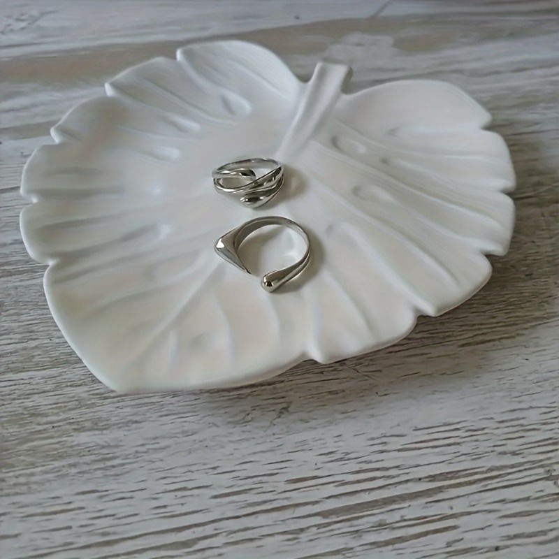 Resin Art Design - A Top quality Leaf Shaped Design